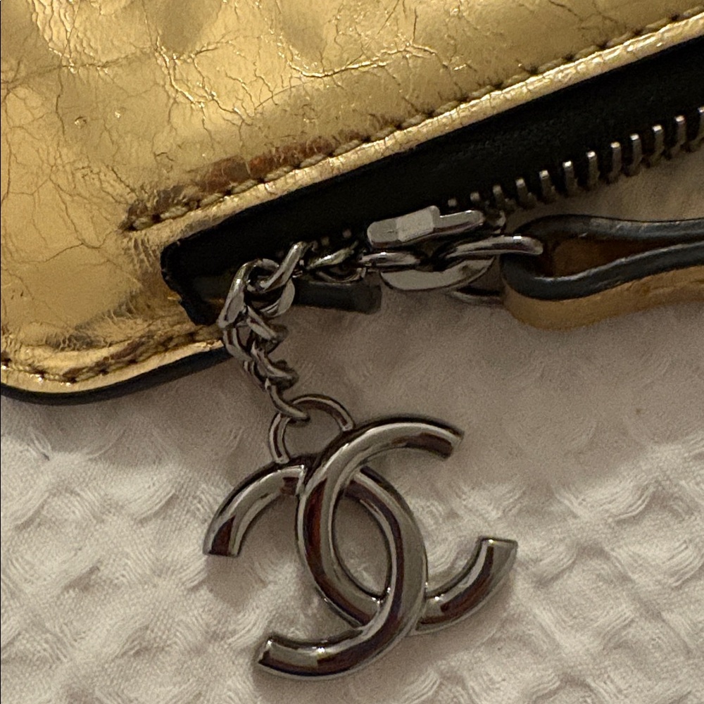 Chanel "Je Ne Suis Pas En Solde" Clutch - Picture 3 of 7